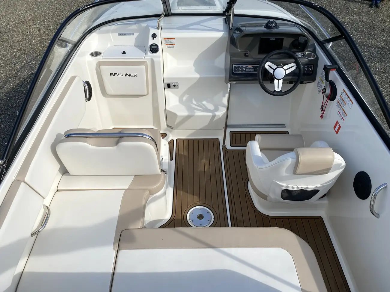 Bayliner VR5 Cuddy - Image 17