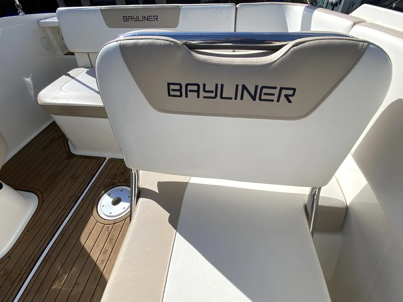 Bayliner VR5 Cuddy - Image 22
