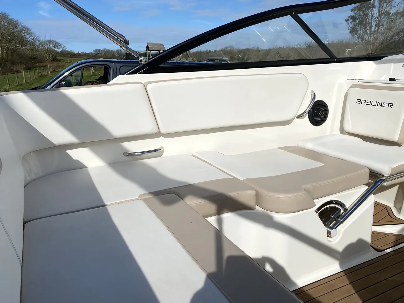 Bayliner VR5 Cuddy - Image 8